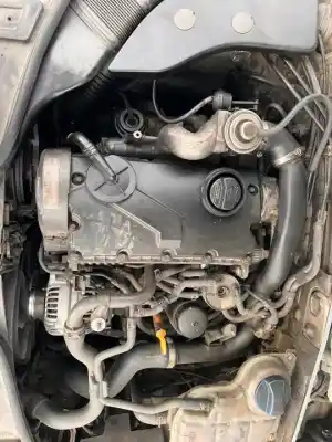 Veicolo di demolizione volkswagen passat b5.5 variant (3b6) 1.9 tdi dell'anno 2025 alimentato avb