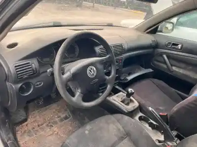 Veicolo di demolizione volkswagen passat b5.5 variant (3b6) 1.9 tdi dell'anno 2025 alimentato avb