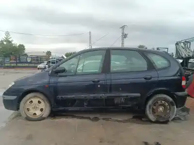 Sloopvoertuig RENAULT MEGANE I SCENIC (JA0)  van het jaar 2001 aangedreven F9QK7 Sloopvoertuig RENAULT MEGANE I SCENIC (JA0)  van het jaar 2001 aangedreven F9QK7