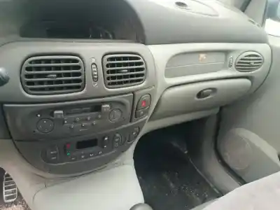 Sloopvoertuig renault megane i scenic (ja0) 1.9 dti diesel cat 98 cv / 72 kw van het jaar 2001 aangedreven f9qk7