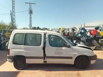 Scrapping Vehicle peugeot partner (s2) combiespace of the year 2002 powered rhy