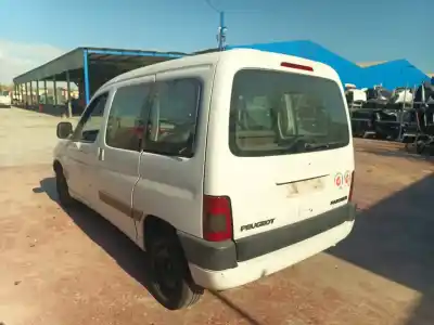 Scrapping Vehicle peugeot partner (s2) combiespace of the year 2002 powered rhy