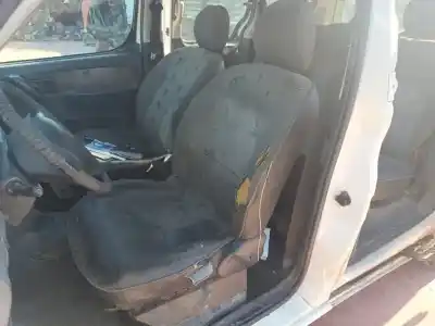 Scrapping Vehicle peugeot partner (s2) combiespace of the year 2002 powered rhy