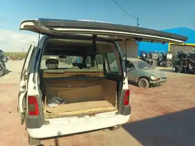 Scrapping Vehicle peugeot partner (s2) combiespace of the year 2002 powered rhy