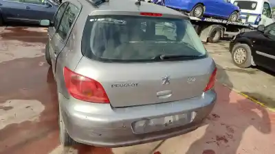 Sloopvoertuig peugeot 307 berlina (s2) 307 5p xt van het jaar 2001 aangedreven 9hydv6ted4