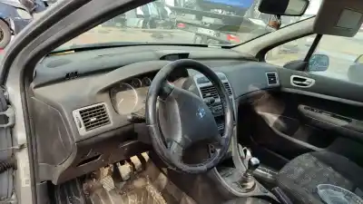 Sloopvoertuig peugeot 307 berlina (s2) 307 5p xt van het jaar 2001 aangedreven 9hydv6ted4