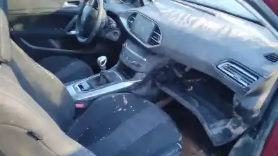 Sloopvoertuig peugeot 308 ii (lb_, lp_, lw_, lh_, l3_) 1.2 thp 130 van het jaar 2013 aangedreven 0