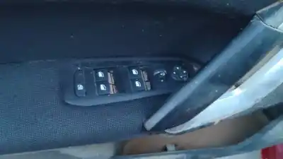 Sloopvoertuig peugeot 308 ii (lb_, lp_, lw_, lh_, l3_) 1.2 thp 130 van het jaar 2013 aangedreven 0