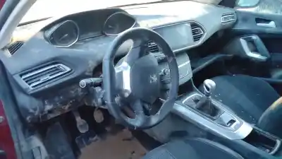 Sloopvoertuig peugeot 308 ii (lb_, lp_, lw_, lh_, l3_) 1.2 thp 130 van het jaar 2013 aangedreven 0