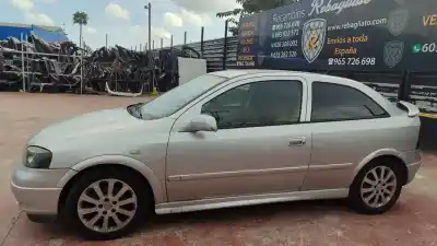 Sloopvoertuig OPEL ASTRA G BERLINA  van het jaar 2000 aangedreven 