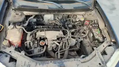 Sloopvoertuig dodge avenger 2.0 crd van het jaar 2001 aangedreven ecd