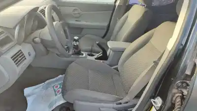 Sloopvoertuig DODGE AVENGER  van het jaar 2001 aangedreven ECD