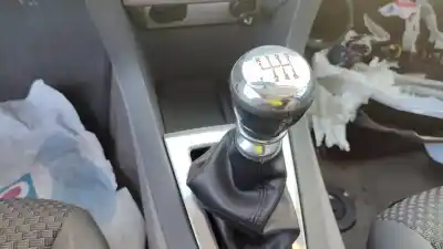 Sloopvoertuig dodge avenger 2.0 crd van het jaar 2001 aangedreven ecd