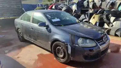 Sloopvoertuig volkswagen jetta (1k2) advance van het jaar 2001 aangedreven bls