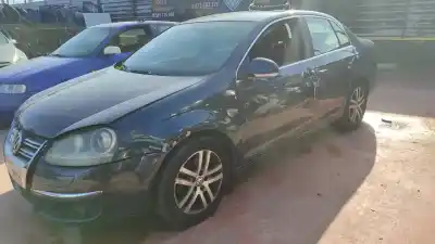 Sloopvoertuig VOLKSWAGEN JETTA (1K2)  van het jaar 2001 aangedreven BLS