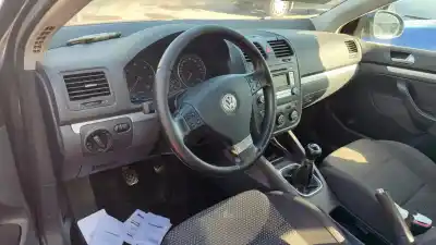 Sloopvoertuig volkswagen jetta (1k2) advance van het jaar 2001 aangedreven bls