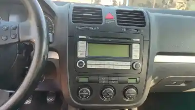 Sloopvoertuig volkswagen jetta (1k2) advance van het jaar 2001 aangedreven bls