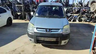 Sloopvoertuig peugeot partner (s2) combi plus van het jaar 2001 aangedreven 