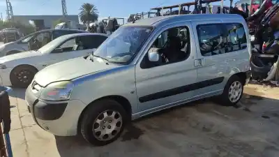 Sloopvoertuig PEUGEOT PARTNER (S2)  van het jaar 2001 aangedreven 