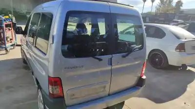 Sloopvoertuig peugeot partner (s2) combi plus van het jaar 2001 aangedreven 