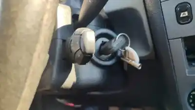 Sloopvoertuig peugeot partner (s2) combi plus van het jaar 2001 aangedreven 