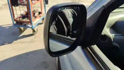 Sloopvoertuig peugeot partner (s2) combi plus van het jaar 2001 aangedreven 