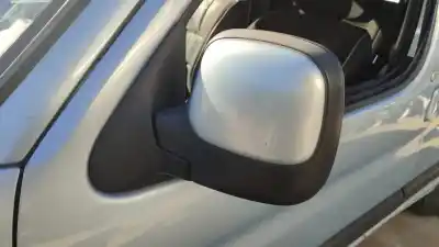 Sloopvoertuig peugeot partner (s2) combi plus van het jaar 2001 aangedreven 