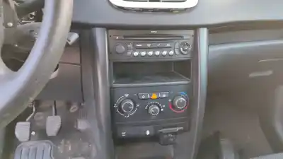 Veículo de Sucata peugeot 207 confort do ano 2006 alimentado 8hz