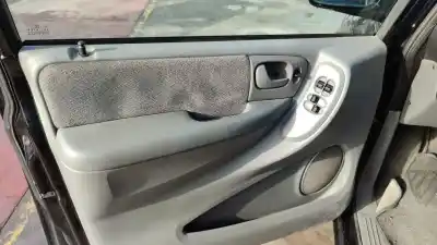 Verschrottungsfahrzeug chrysler voyager (rg) 2.5 crd se grand voyager des jahres 2001 angetrieben vm07c