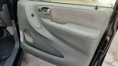 Verschrottungsfahrzeug chrysler voyager (rg) 2.5 crd se grand voyager des jahres 2001 angetrieben vm07c