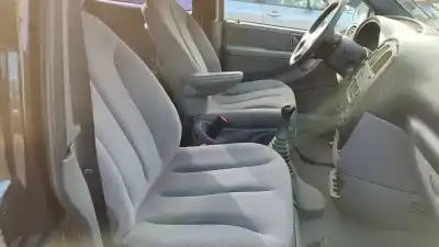 Verschrottungsfahrzeug chrysler voyager (rg) 2.5 crd se grand voyager des jahres 2001 angetrieben vm07c