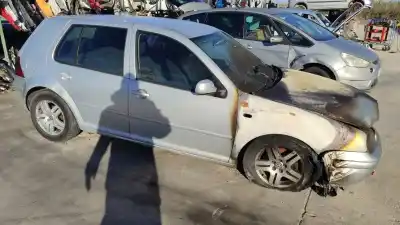 Verschrottungsfahrzeug VOLKSWAGEN GOLF IV BERLINA (1J1)  des Jahres 2001 angetrieben ASV