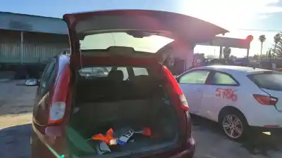 Veículo de Sucata daewoo tacuma se do ano 2000 alimentado a16dms