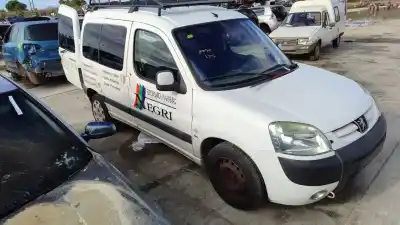 Здавання транспортного засобу peugeot partner (s2) combi plus року 2001 потужний 