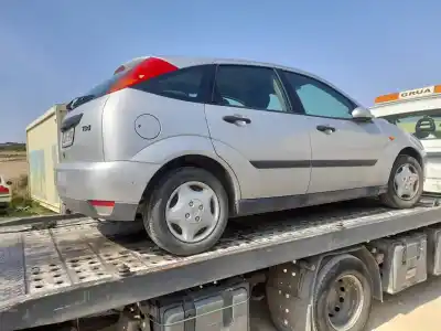 Sloopvoertuig ford focus berlina (cak) ghia van het jaar 2001 aangedreven c9db