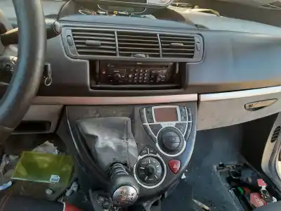 Scrapping Vehicle peugeot 807 sv of the year 2006 powered 4hxdw12ted4fap