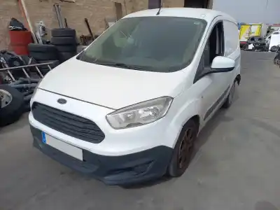 Vehículo de desguace FORD TRANSIT COURIER Ambiente del año 2015 con motor UGCB