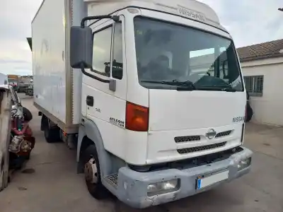 Veículo de Sucata nissan atleon 3.0 do ano 2001 alimentado bd30