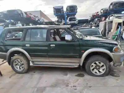 Veicolo di demolizione MITSUBISHI MONTERO (V60/V70)  dell'anno 2000 alimentato 4D56