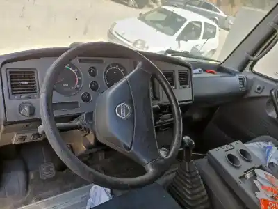 Veículo de Sucata nissan atleon nissan atleon do ano 2004 alimentado bd30