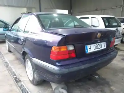 Veículo de Sucata BMW SERIE 3 BERLINA (E36) 318tds do ano 1996 alimentado 174T10