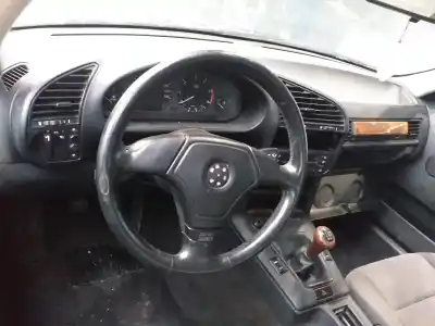 Veículo de Sucata bmw serie 3 berlina (e36) 318tds do ano 1996 alimentado 174t10