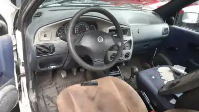 Véhicule à la ferraille FIAT STRADA (278) 1.9 JTD 80 CV / 59 KW de l'année 2001 alimenté 188A2000