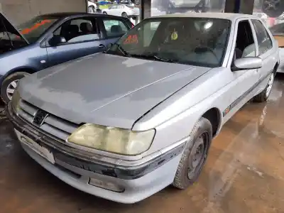 Sloopvoertuig peugeot 605 sldt van het jaar 1998 aangedreven p8c