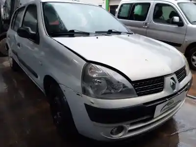 Veículo de Sucata RENAULT CLIO II FASE II (B/CB0) 1.2 do ano 2004 alimentado D7F726