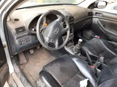 Veículo de Sucata toyota avensis (_t25_) 2.2 d-cat (adt251_) do ano 2001 alimentado 2ad