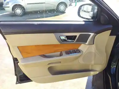 Veículo de Sucata jaguar xf 3.0 v6 diesel luxury do ano 2001 alimentado 306dt