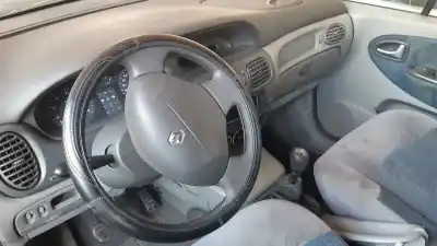 Vehicul casat renault scenic (ja..) 1.9 dti diesel 80 cv / 59 kw al anului 2001 alimentat f9q744