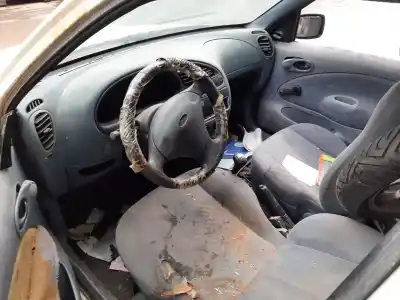 Sloopvoertuig ford fiesta courier (dx) familiar van het jaar 2001 aangedreven rtj