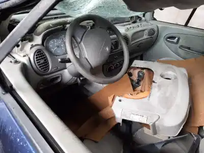 Scrapping Vehicle renault scenic (ja..) 1.9 dci authentique of the year 2002 powered f9q732
